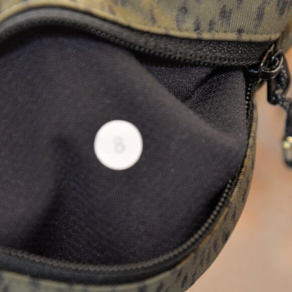 Lululemon Run: Inspire Crop II *Full-On Luxtreme (Mesh) Dottie Green Sz 8 - Picture 10 of 10